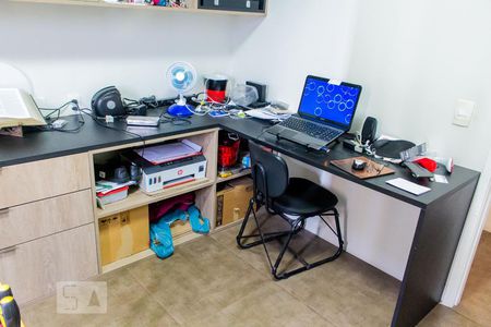 Apartamento à venda com 114m², 3 quartos e 2 vagas Apartamento à venda com 114m², 3 quartos e 2 vagasEscrivaninha