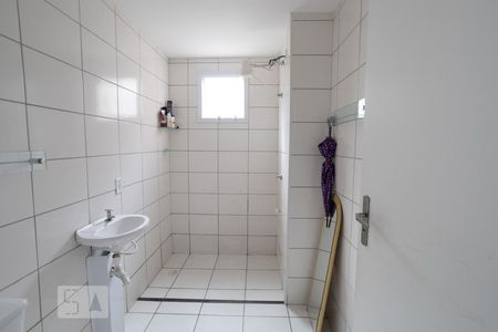 Banheiro de apartamento à venda com 2 quartos, 49m² em Jardim Vila Formosa, São Paulo