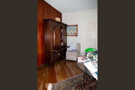 Casa à venda com 450m², 4 quartos e 3 vagasEscritório