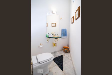 Casa à venda com 450m², 4 quartos e 3 vagasLavabo