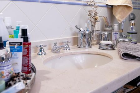 Casa à venda com 450m², 4 quartos e 3 vagasBanheiro Quarto 3 - Suíte