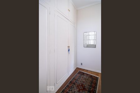 Casa à venda com 450m², 4 quartos e 3 vagasCloset Quarto 3 - Suíte