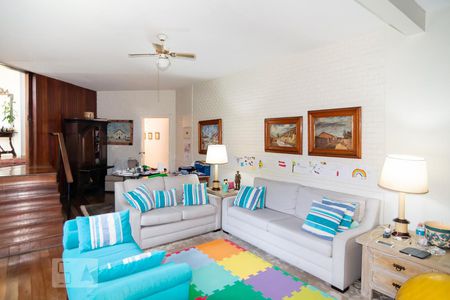 Casa à venda com 450m², 4 quartos e 3 vagasEscritório