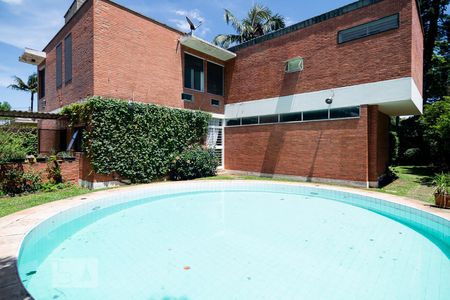 Casa à venda com 450m², 4 quartos e 3 vagasPiscina
