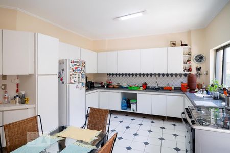 Casa à venda com 450m², 4 quartos e 3 vagasCozinha