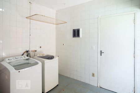 Casa à venda com 450m², 4 quartos e 3 vagasÁrea de Serviço