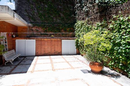 Casa à venda com 450m², 4 quartos e 3 vagasÁrea de Serviço