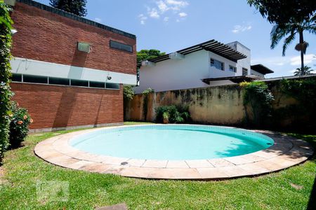 Casa à venda com 450m², 4 quartos e 3 vagasPiscina