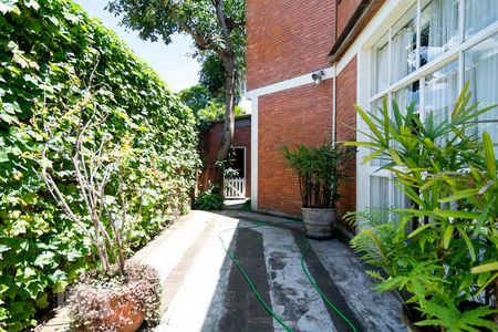 Casa à venda com 450m², 4 quartos e 3 vagasÁrea de Serviço