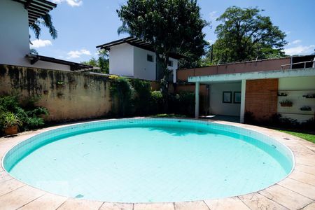 Casa à venda com 450m², 4 quartos e 3 vagasPiscina