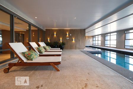 Apartamento à venda com 31m², 1 quarto e 1 vagaÁrea comum - Piscina