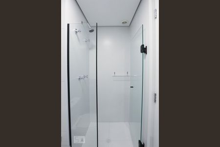 Banheiro de apartamento para alugar com 1 quarto, 31m² em Indianópolis, São Paulo