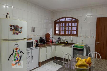 Casa à venda com 170m², 3 quartos e 2 vagasCozinha