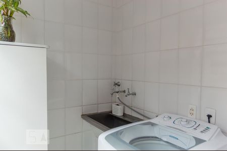 Casa à venda com 170m², 3 quartos e 2 vagasÁrea de Serviço