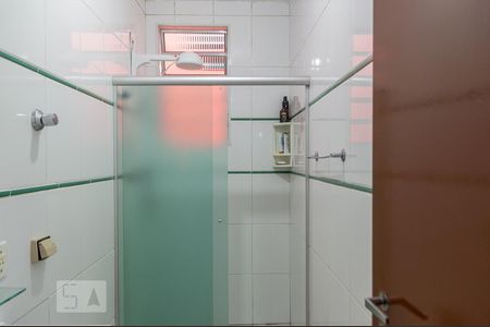 Casa à venda com 170m², 3 quartos e 2 vagasBanheiro 