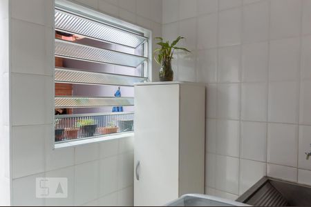 Casa à venda com 170m², 3 quartos e 2 vagasÁrea de Serviço