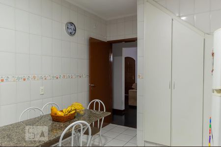 Casa à venda com 170m², 3 quartos e 2 vagasCozinha