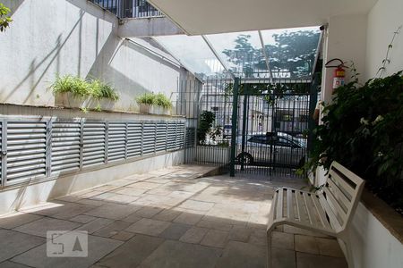 Apartamento à venda com 77m², 2 quartos e 1 vagaHall de entrada