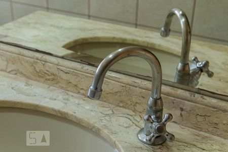 Apartamento à venda com 77m², 2 quartos e 1 vagaBanheiro - Torneira