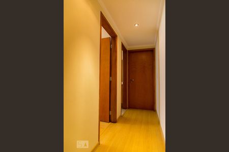 Apartamento à venda com 77m², 2 quartos e 1 vagaCorredor