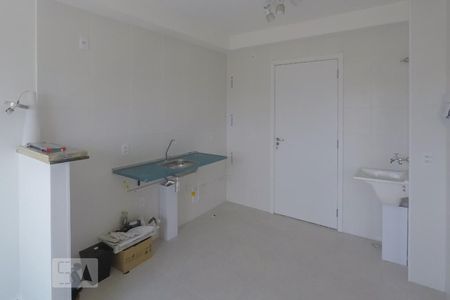 Sala / Cozinha de apartamento à venda com 2 quartos, 36m² em Parque Fongaro, São Paulo