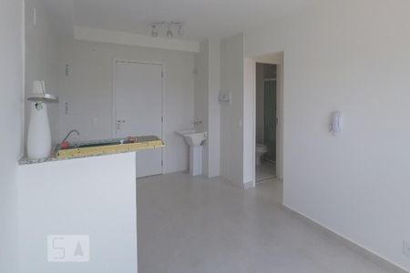 Sala / Cozinha de apartamento à venda com 2 quartos, 36m² em Parque Fongaro, São Paulo