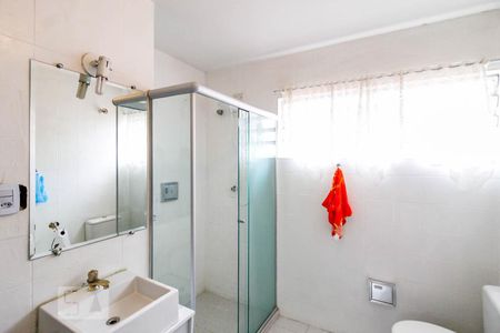 Casa à venda com 200m², 3 quartos e 2 vagas Casa à venda com 200m², 3 quartos e 2 vagasBanheiro