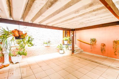 Casa à venda com 200m², 3 quartos e 2 vagas Casa à venda com 200m², 3 quartos e 2 vagasGaragem