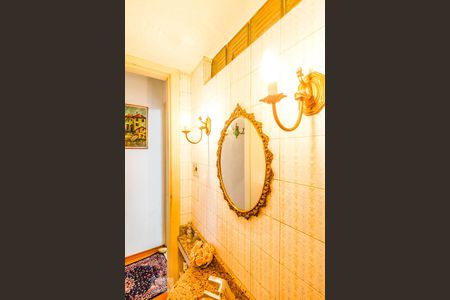 Casa à venda com 200m², 3 quartos e 2 vagas Casa à venda com 200m², 3 quartos e 2 vagasLavabo