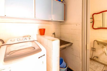 Casa à venda com 200m², 3 quartos e 2 vagas Casa à venda com 200m², 3 quartos e 2 vagasÁrea de Serviço