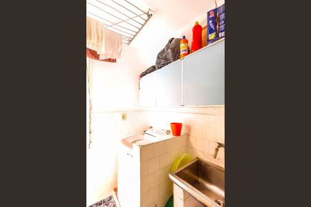 Casa à venda com 200m², 3 quartos e 2 vagas Casa à venda com 200m², 3 quartos e 2 vagasÁrea de Serviço