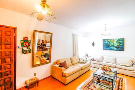 Sala de casa à venda com 3 quartos, 200m² em Campo Belo, São Paulo