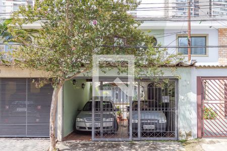 Casa para alugar com 250m², 3 quartos e 2 vagas Casa para alugar com 250m², 3 quartos e 2 vagasFachada