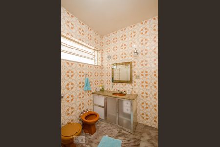 Casa à venda com 229m², 3 quartos e 4 vagasBanheiro da Suíte