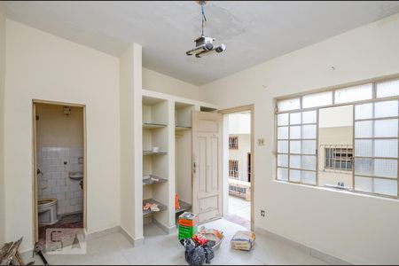 Casa à venda com 229m², 3 quartos e 4 vagasQuarto de Serviço