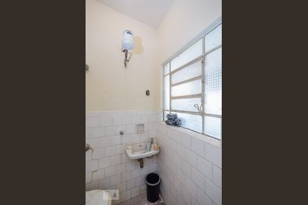 Casa à venda com 229m², 3 quartos e 4 vagasBanheiro de Serviço