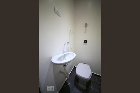 Casa à venda com 133m², 2 quartos e 2 vagasLavabo