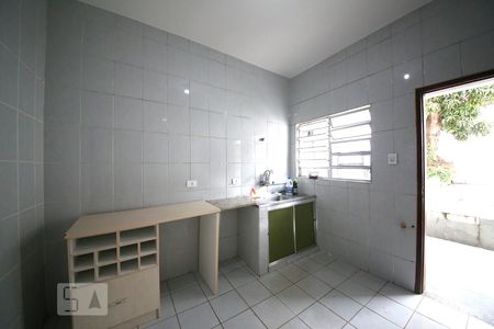 Casa à venda com 133m², 2 quartos e 2 vagasCozinha 