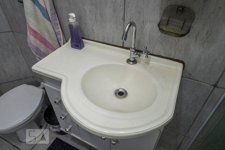 Casa à venda com 183m², 4 quartos e 2 vagas Casa à venda com 183m², 4 quartos e 2 vagasSuíte 1 - Banheiro