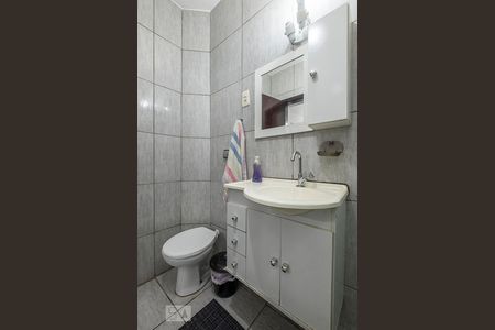 Casa à venda com 183m², 4 quartos e 2 vagas Casa à venda com 183m², 4 quartos e 2 vagasSuíte 1 - Banheiro