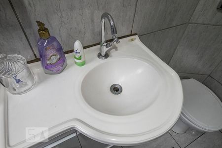 Casa à venda com 183m², 4 quartos e 2 vagas Casa à venda com 183m², 4 quartos e 2 vagasSuíte 2 - Banheiro