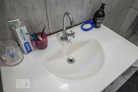 Casa à venda com 183m², 4 quartos e 2 vagas Casa à venda com 183m², 4 quartos e 2 vagasBanheiro Social