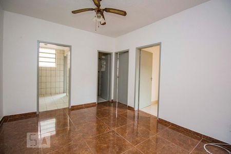 Sala  de apartamento para alugar com 2 quartos, 59m² em Rubem Berta, Porto Alegre