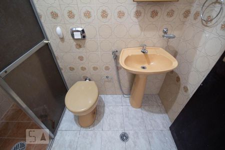 Casa à venda com 170m², 3 quartos e 7 vagas Casa à venda com 170m², 3 quartos e 7 vagasBanheiro da Suíte