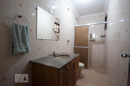 Casa à venda com 170m², 3 quartos e 7 vagas Casa à venda com 170m², 3 quartos e 7 vagasBanheiro Corredor