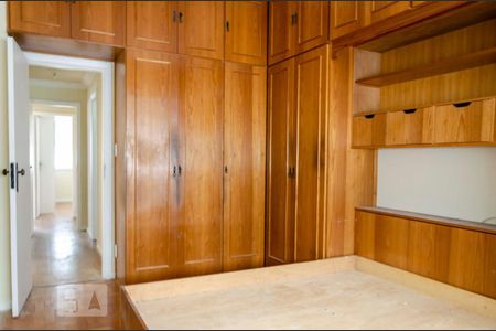 Quarto de apartamento para alugar com 3 quartos, 125m² em Laranjeiras, Rio de Janeiro