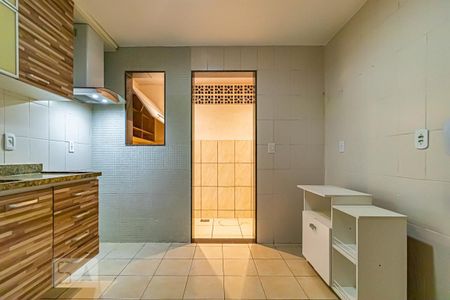 Casa para alugar com 120m², 4 quartos e 2 vagas Casa para alugar com 120m², 4 quartos e 2 vagasCozinha