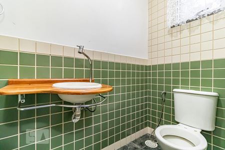 Casa para alugar com 120m², 4 quartos e 2 vagas Casa para alugar com 120m², 4 quartos e 2 vagasBanheiro