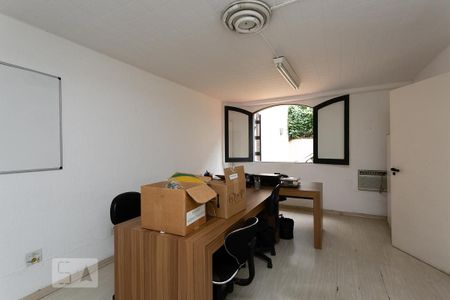 Casa à venda com 400m², 4 quartos e 5 vagasEdícula