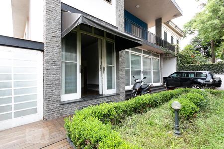 Casa à venda com 400m², 4 quartos e 5 vagasFachada